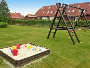 Holiday Home With Garden in Nessmersiel - Image 3
