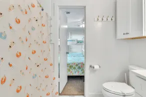 Días cálidos: 4 camas / 2. 5 baños, casa modesta frente al mar con amplia terraza frente al mar - Image 4