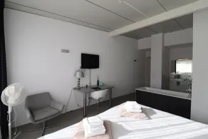 Spacious Group Stay in Teuge with Garden - Image 5