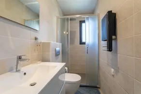 Villa Rascola Piscine 4 Stelle con piscina privata, Wi-Fi e aria condizionata - Image 2