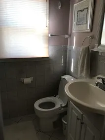 Beautiful Cozy Beach Cottage in Ocean Beach III - 8 houses from the beach! - Image 3