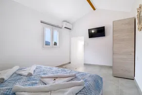 Holiday Apartment \"Scorpios View\" with Sea View, Private Terrace & Wi-Fi - Image 5