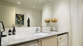 City Apartment in Copenhagen with 2 bedrooms sleeps 4 - Image 2