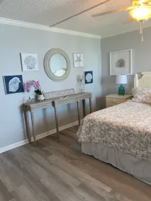 Completely renovated 1 bedroom on first floor Sabine Yacht and Racquet Club - Image 4