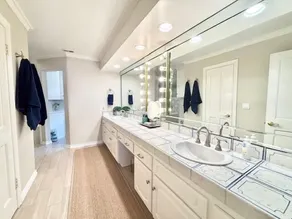4035R Marina Mansion - Image 4