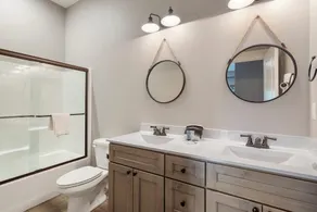 INCREDIBLE HOME*Minutes to Lake*Indoor Pool*In Town* Golf View*Gas Fire Pit* - Image 5