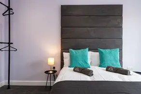 Medway contractor base for summer projects - Apartment 3 - Image 4