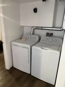 Perfect Little 2 Bedroom Basement apartment - Image 2