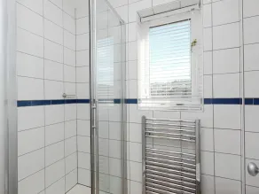 3 bedroom accommodation in Buckley St - Image 3