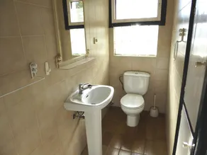 Appartement lumineux avec terrasse et parking à 300m de la plage - Image 2
