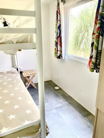 Cozy tiny house in nature, 5 mins from Beach | With sea view & high speed WiFi - Image 3