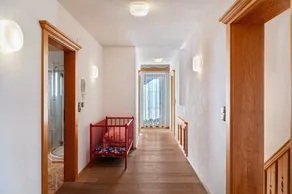 Apartamento \"Zillertal 3000\" con vistas a la montaña, Wi-Fi y terraza - Image 2