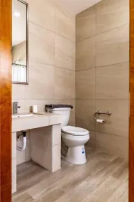Exclusive San Marino Villa: Modern, Accessible, A/C & Hot Tub - Image 5
