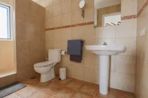 Fantastic location, 2 bed 2 bathroom property, stunning views, private Jacuzzi. - Image 2