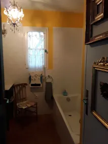 Carefully decorated house - Image 5