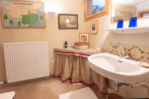 Saddle room and studio - Image 3