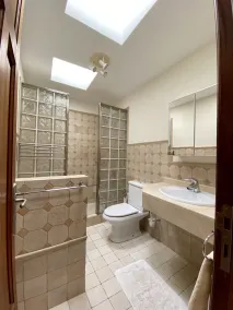 Une merveilleuse villa de première ligne pour regarder les bateaux passer! - Image 2