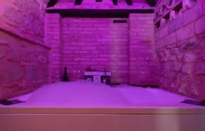 Private luxury villa with pool and hot tub in the Sibillini Mountains - Image 2