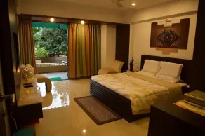 Lavasa Luxury Deck Apartment - Image 4