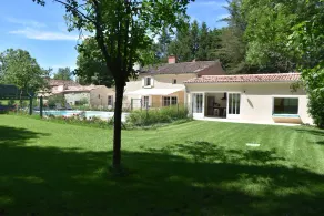 Charming house, swimming pool, countryside, halfway between La Rochelle and Puy-du-Fou - Image 4