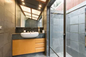 Charming Victorian terrace house in the heart of Woollahra village - Image 4