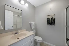 Daisy House - Image 3