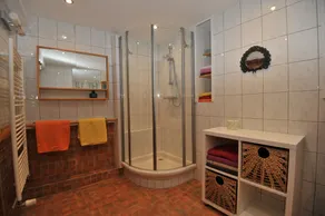 Lots of character, ideal location, lovely garden - Image 4