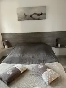 Appartement à 150 m de la plage avec grande terrasse et  jardin clôturé. - Image 3
