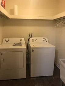 Quiet 2 BR with washer & dryer & back deck - Image 2