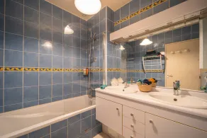 Les Volets Bleus - Trois Chambres Appartement, Couchages 6 - Image 3