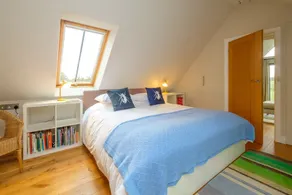 White Cottage Apartment - Image 4