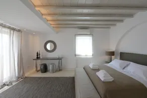 Excellent Tourlos Villa | 8 Bedrooms | Villa Opal | Stunning Sea and City Views - Image 5