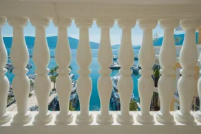 Luxury Regent Penthouse with Sea and Mountain View for 6 People - Image 5