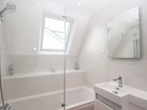 THE WHITE HOUSE, character holiday cottage, with a garden in Weymouth - Image 3