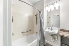 Boho SoCo 1BR Queen Suite w/ GymPickleballLaundry - Image 5