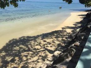 House lagoon in Moorea, sister island of Tahiti - Image 4