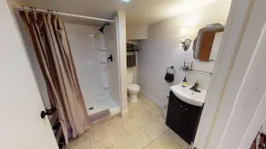 Bed��velse Remodeled Historic Home Near Downtown - Image 3
