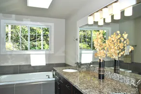 Maison neuve calme de 7 chambres - Image 3
