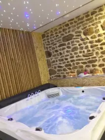 Le Ptit Spa de L'Abbaye Suite love et Spa privé - Image 5