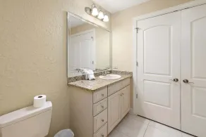 Half a Mile to the Pier and Village! - Image 4