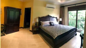 Macaw #18 - Beach access penthouse - safe location, surfing, walking trails - Image 3