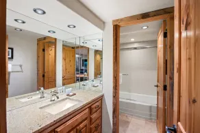 1 Bdrm, 1. 5 Bath Stonebridge très bien situé - Image 4