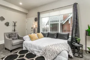 ★ Elite 1 Bedroom Suite ★ 400+Wi-Fi★King Bed★ BYU★ - Image 4