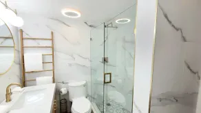 POSHPADZ -OceanView Villa-Resort Complex, Penthouse, Sleeps 4, Walk to Beach - Image 3