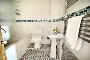 1 COBB VIEW, family friendly, character holiday cottage in Lyme Regis - Image 2