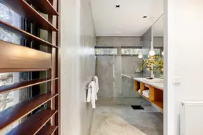 Luxury Portsea Sanctuary Gas Heat Pool Gardens - Image 2