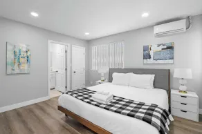 Modern Family Getaway With Spacious Living Areas - Image 4