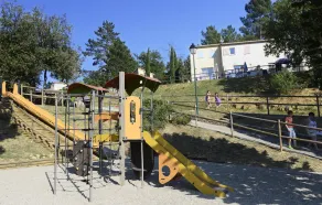 Appart Abordable avec Accès à 2 Piscines! - Image 3