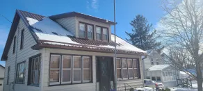 Beautiful home located near Beautiful lake, parks & Aquatic center - Image 5