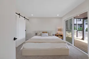 *Luxury Waterfront* beautiful and peaceful retreat  - Image 3